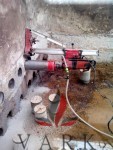 Алмазное  бурение   сквозных  отверстий в бетонной стене